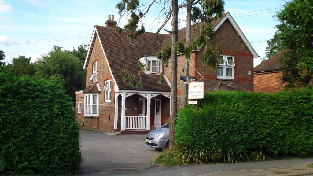 Masslink Guest House Horley Exteriör bild