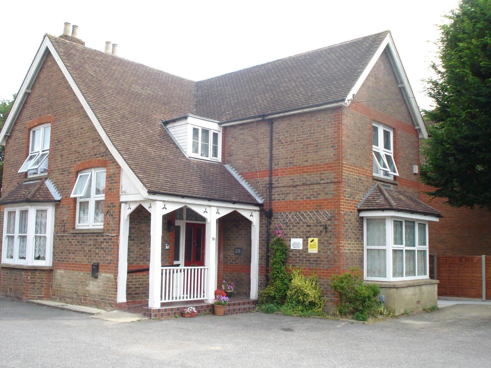 Masslink Guest House Horley Exteriör bild