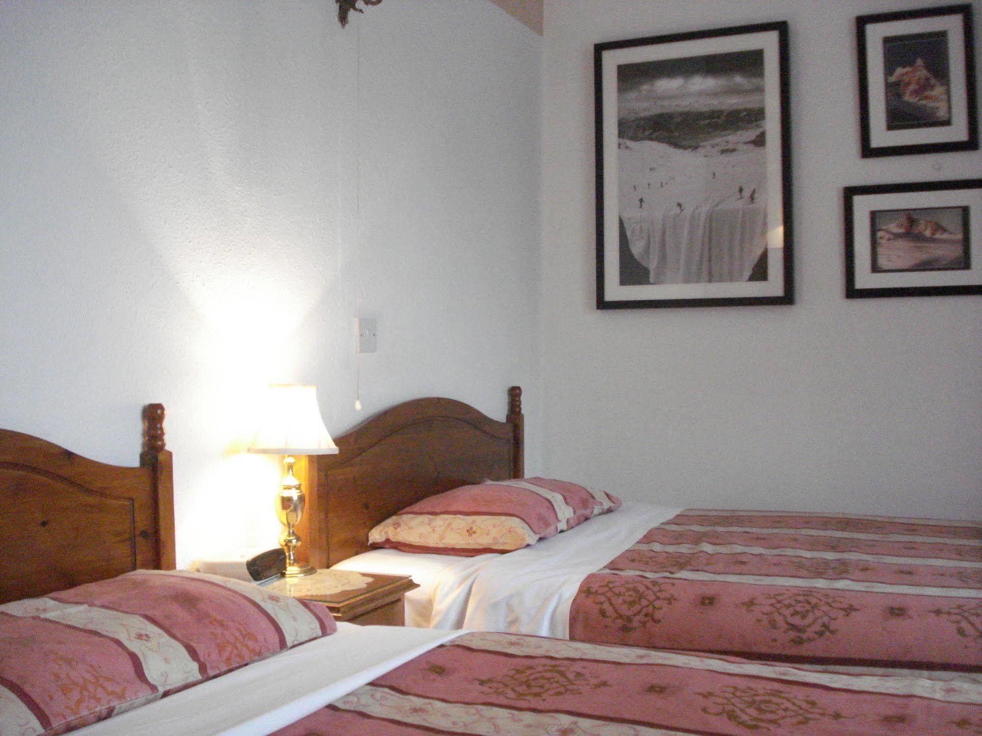 Masslink Guest House Horley Exteriör bild